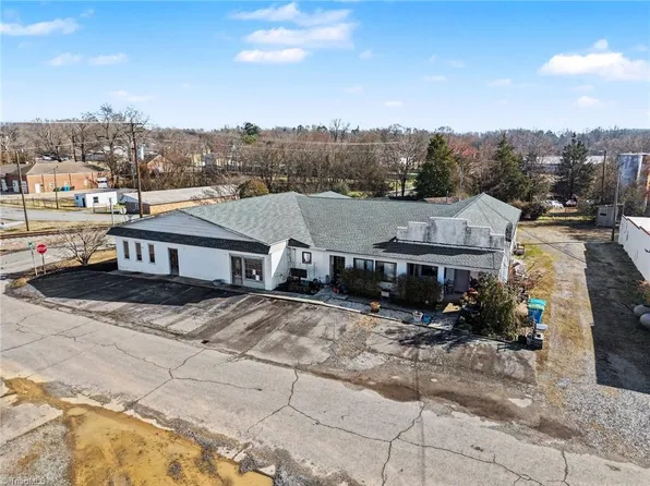 11 Bell Ave, Denton, NC 27239