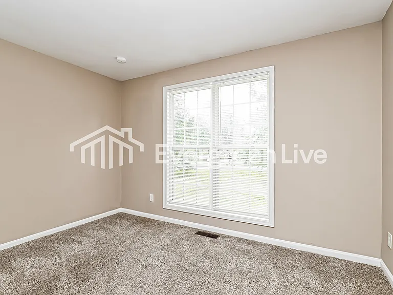 229 Grand St — Photo 13