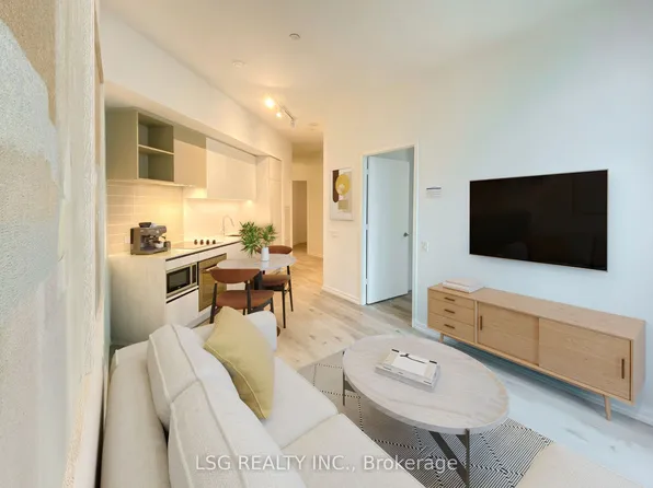 1000 Portage Pkwy #206, Vaughan, ON L4K 0J6