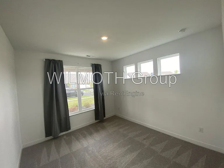 5102 Astor Way — Photo 12
