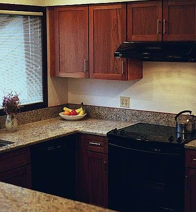 Cherry/Granite Kitchen