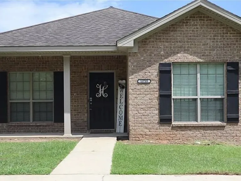 13705 Daniels Dr — Photo 1