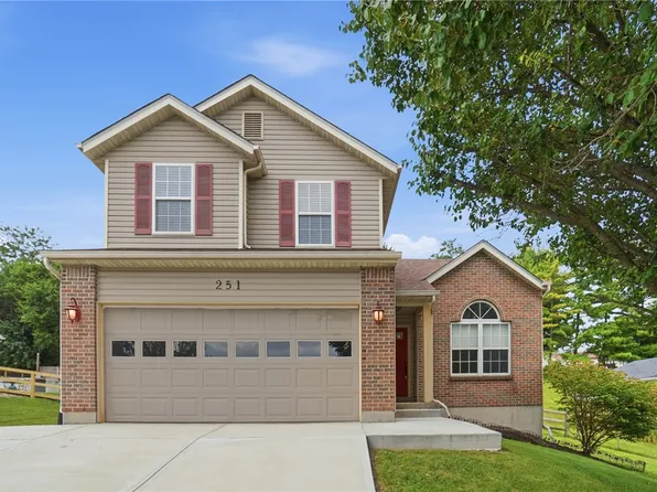 251 Fairborn Dr, Hamilton, OH 45013
