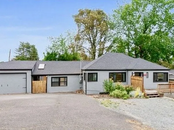 6530 Caldwell Rd, Gladstone, OR 97027