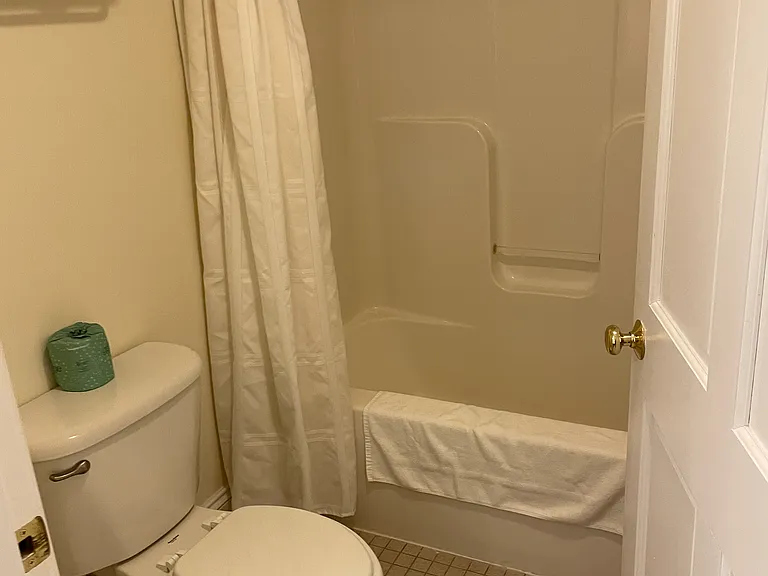 840 State St #8 — Photo 10