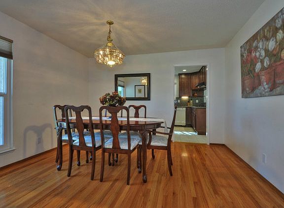 4th image of 509 S Park Dr