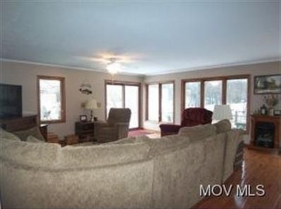 3rd image of 35 Millbrook Ln