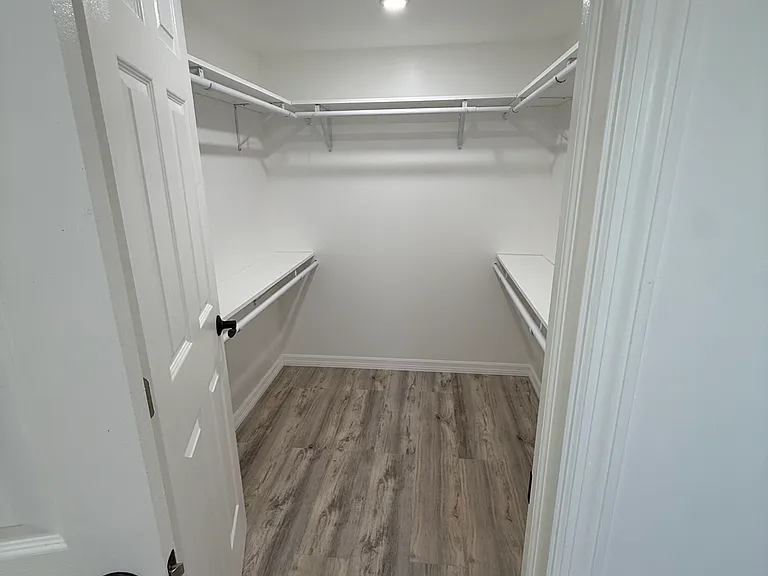 978 Bay Dr — Photo 5