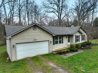 11548 Pulley Blank Dr, Pinckney, MI
