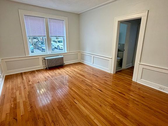 5th image of 169 N Arlington Ave #4
