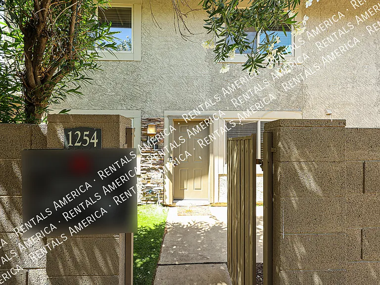 1254 N 85th Pl — Photo 32