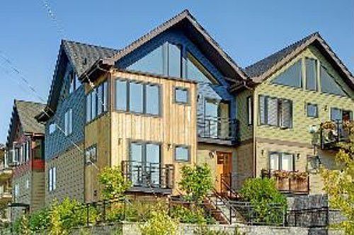 2nd image of 1500 44th Ave SW