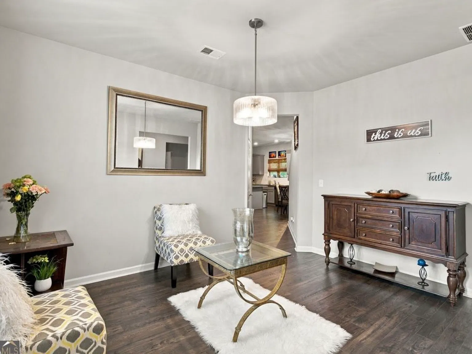 5 bed, 3157 sqft, $2,900 — Photo 4