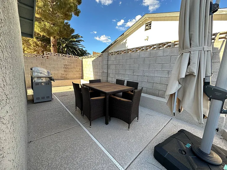 2412 Vista Colina St — Photo 11