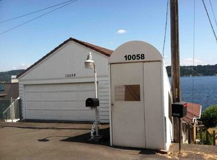 10058 Lake Shore Blvd NE, Seattle, WA 98125