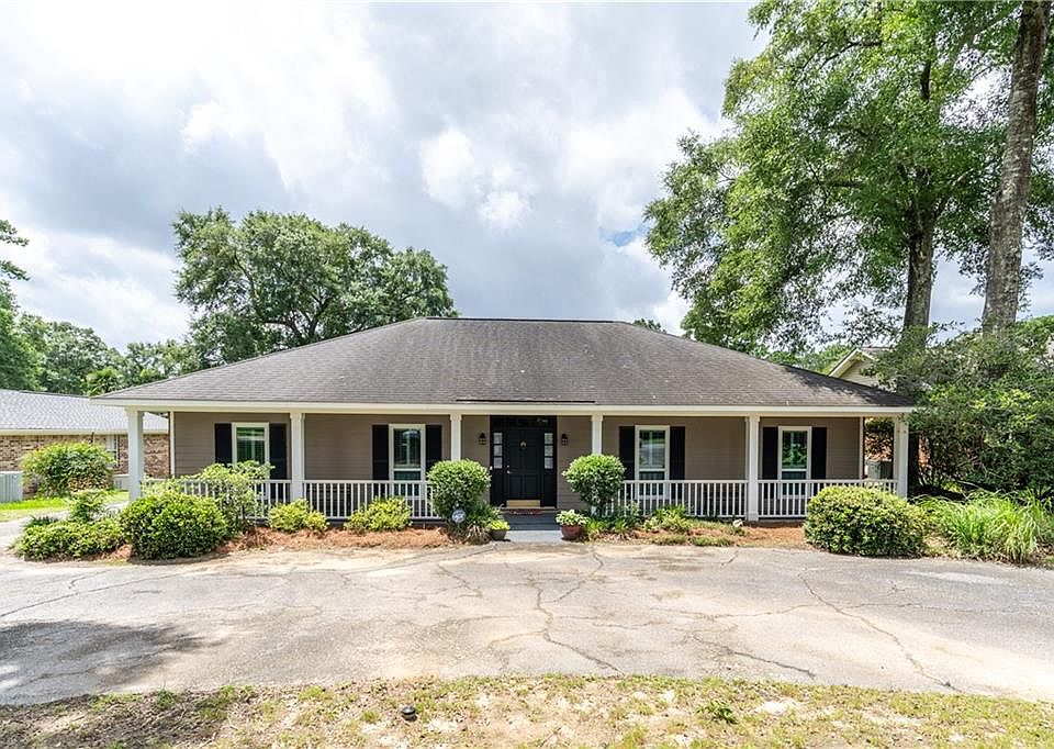 1st image of 4105 Lake Cir S