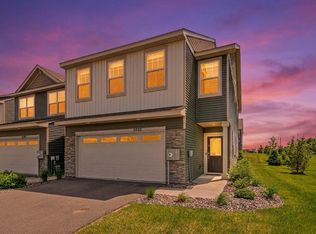5092 Stable View Dr, Woodbury, MN 55129