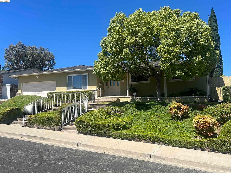 1st image of 3918 Pebble Dr
