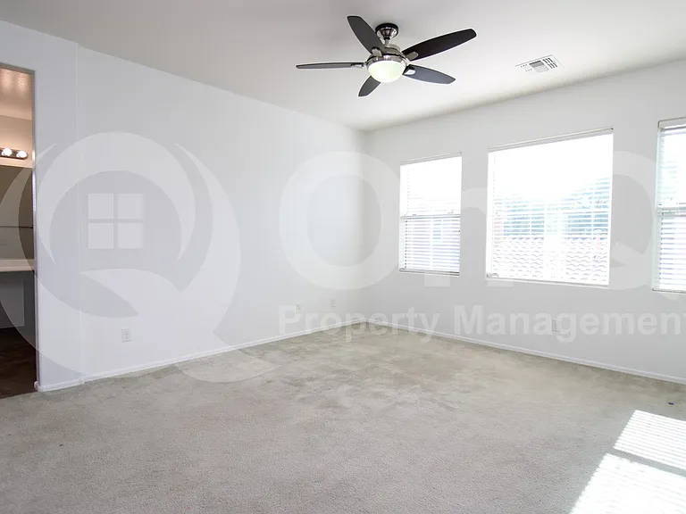 9134 S Roberts Rd — Photo 13