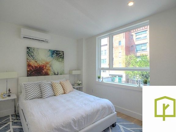 4th image of 10 Lexington Ave APT 3L