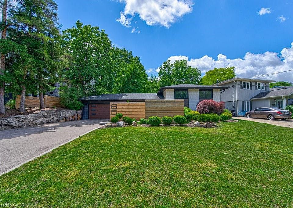 1st image of 65 Lang Cres