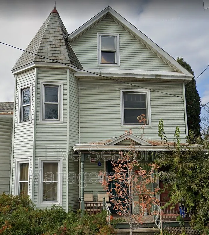 2 bed, 1.0 bath, 750 sqft, $2,000 — Photo 1