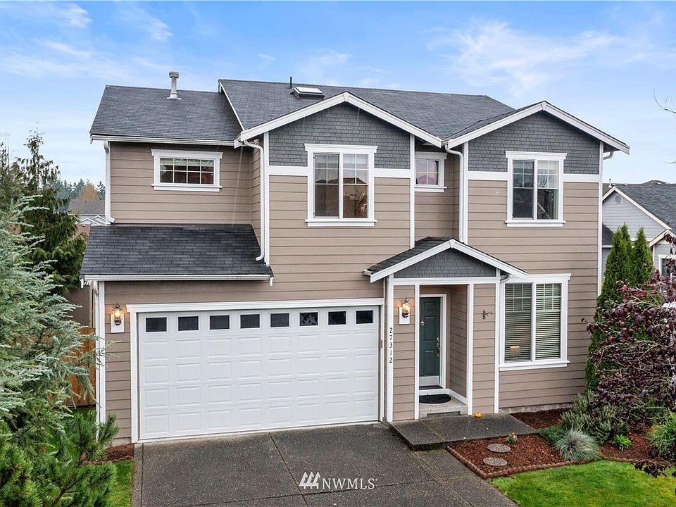 Front of home, newly painted exterior. 