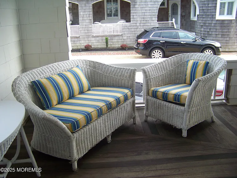 336 East Ave — Photo 8