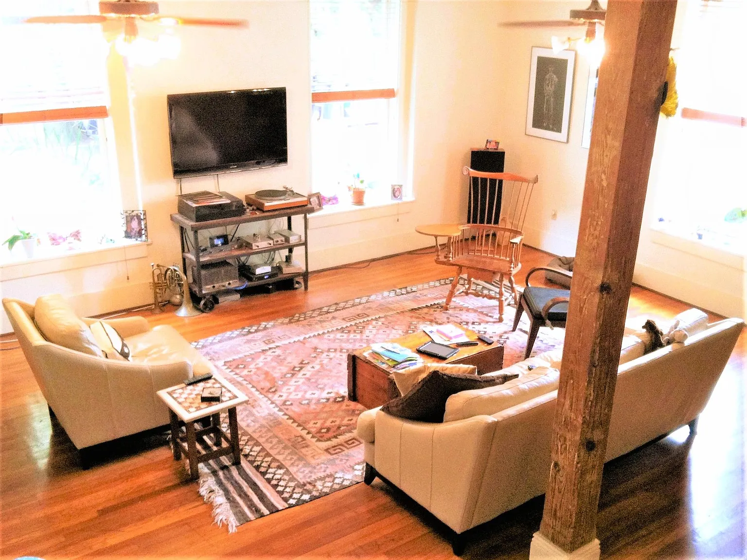 4 bed, 3.5 bath, 2500 sqft, $3,950 — Photo 2