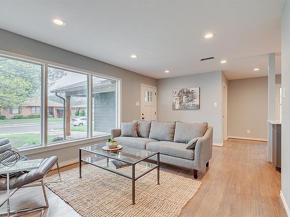 4th image of 2919 Materhorn Dr
