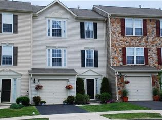 4435 Greens Ct, Center Valley, PA 18034