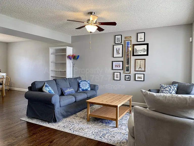 2825 Dristol Dr — Photo 3