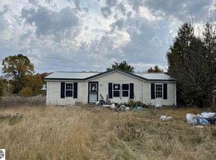 10636 E Pobuda Rd, Suttons Bay, MI 49682