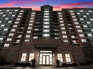 6420 Double Eagle Dr UNIT 504, Woodridge, IL 60517