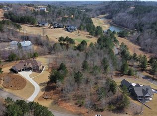 1633 Currahee Club Dr, Toccoa, GA 30577