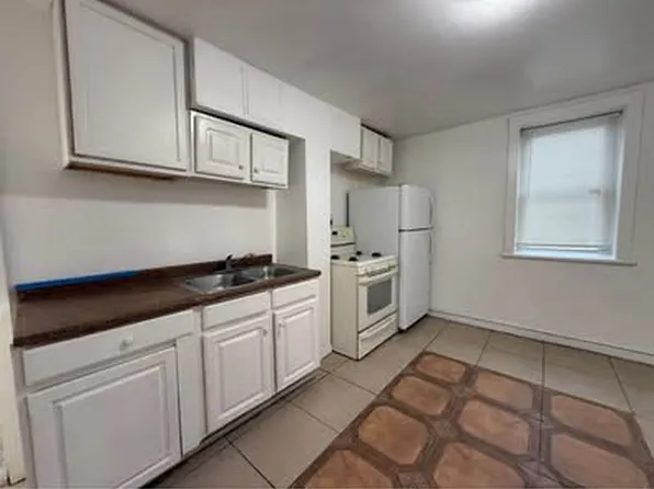 2510 S 6th St #2510B, Milwaukee, WI 53215