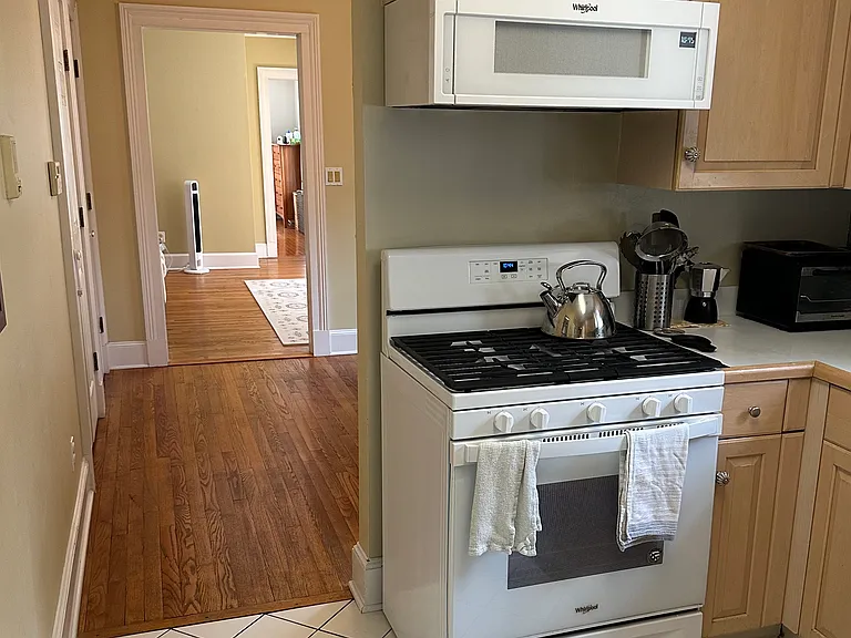 12 Academy St #4C — Photo 10