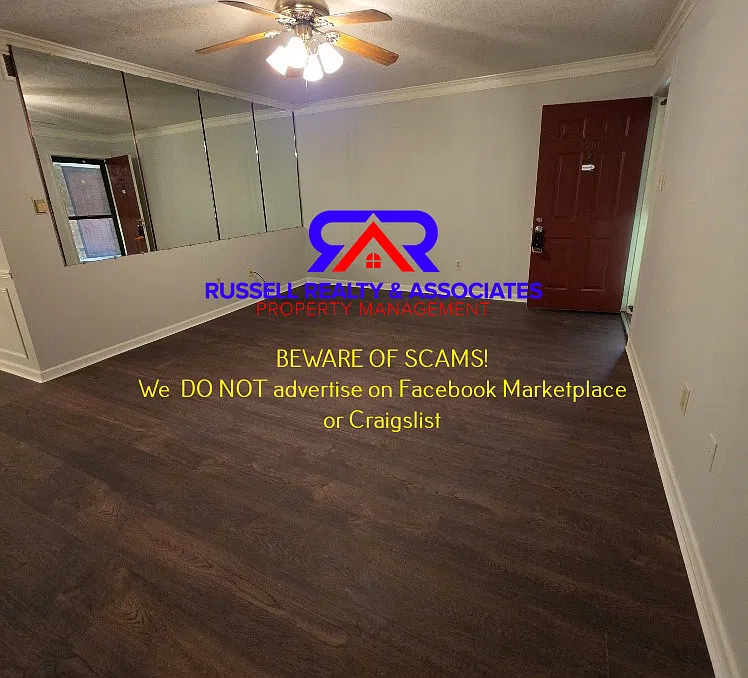 3205 Chase Ln — Photo 2