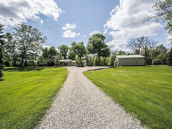4th image of 140 Christy Lee Dr