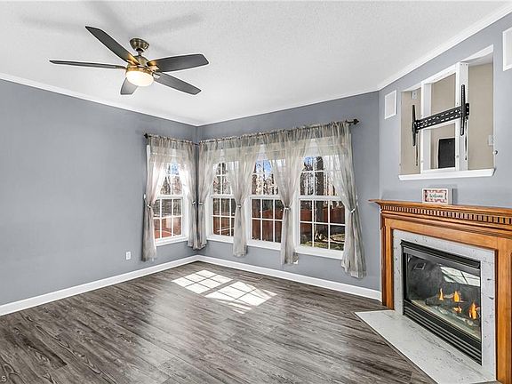 5th image of 2208 Woodbury Dr