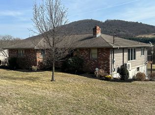 418 W County Rd, Sugarloaf, PA 18249