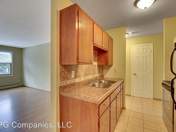 2nd image of 2324 Pleasant Ave APT 121