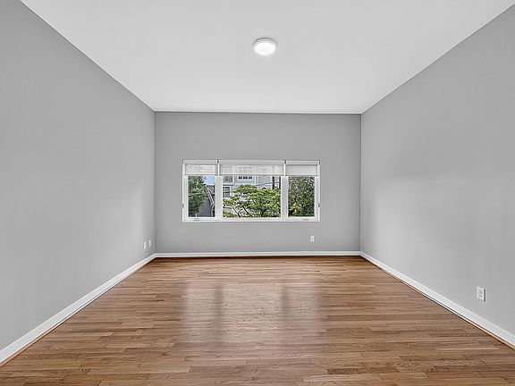 2nd image of 418 Torrence Ct APT 2
