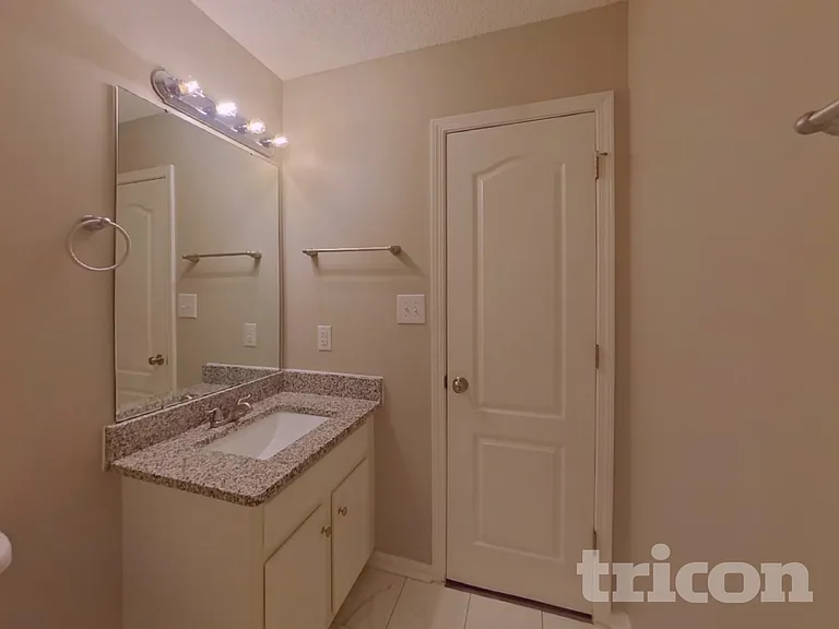 929 Corvus Ct — Photo 11