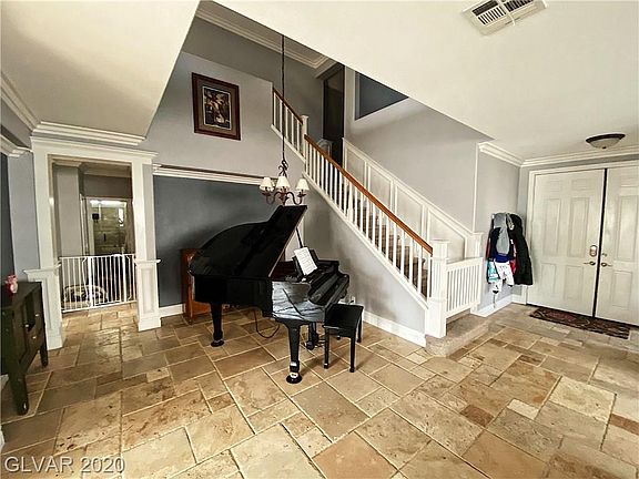 2nd image of 901 Bear Gulch Ct