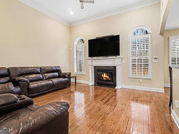 5th image of 4597 Alpine Dr SW