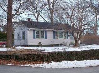 15 Lathrop Ct, Uncasville, CT 06382