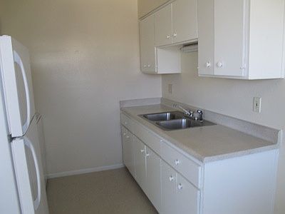 3rd image of 3304 Wellesley Ct NE APT 2