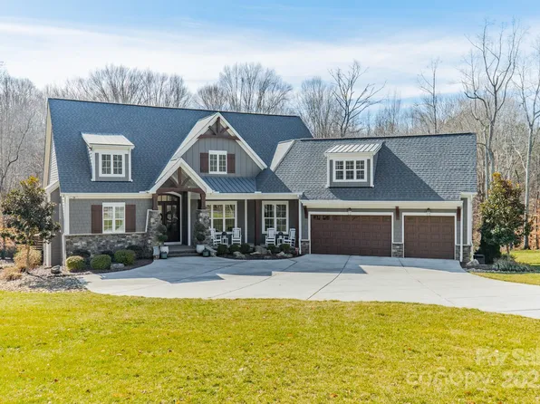 571 Firefly Ln, Iron Station, NC 28080