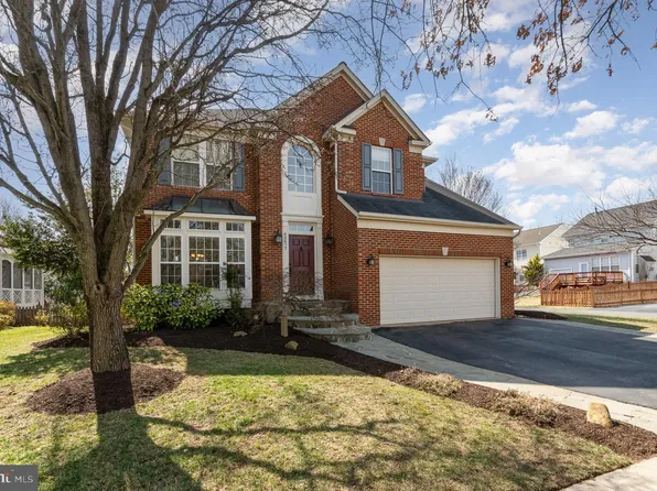 43477 Orson St, Chantilly, VA 20152